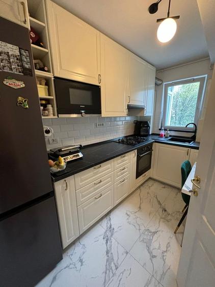 Apartament cu 3 camere în P-ța Muncii