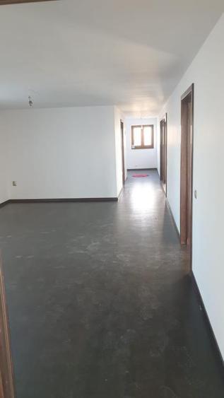 Casă cu 5 camere cu Canalizare în Pisc