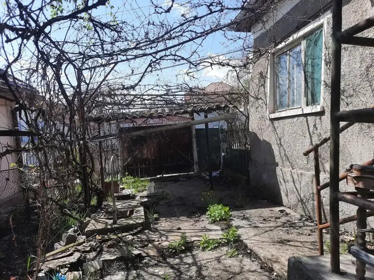 Teren de 460 mp, în Gară