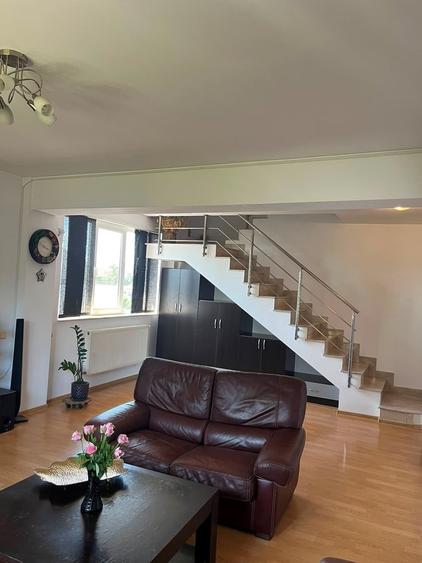 Apartament cu 4 camere decomandat în Titan