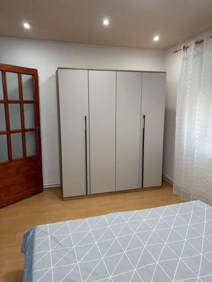 Apartament cu 4 camere decomandat în Rogerius