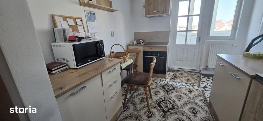 Vanzare Apartament 3 camere , Ultracentral Targovi?te , Etaj 6/8 - 6