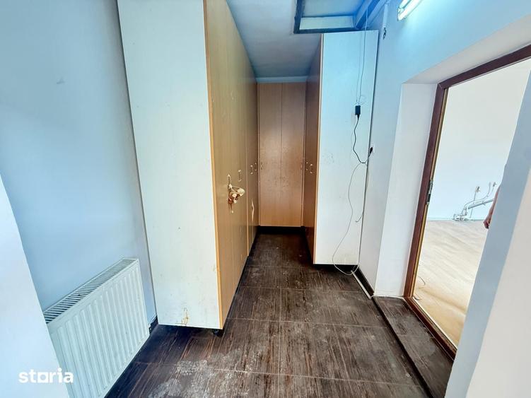 Casă cu 6 camere cu Teren 3500 Mp în Ulmi