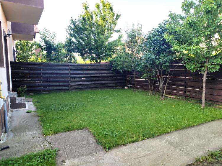 Duplex cu 4 camere cu Teren 198 Mp în Domnești