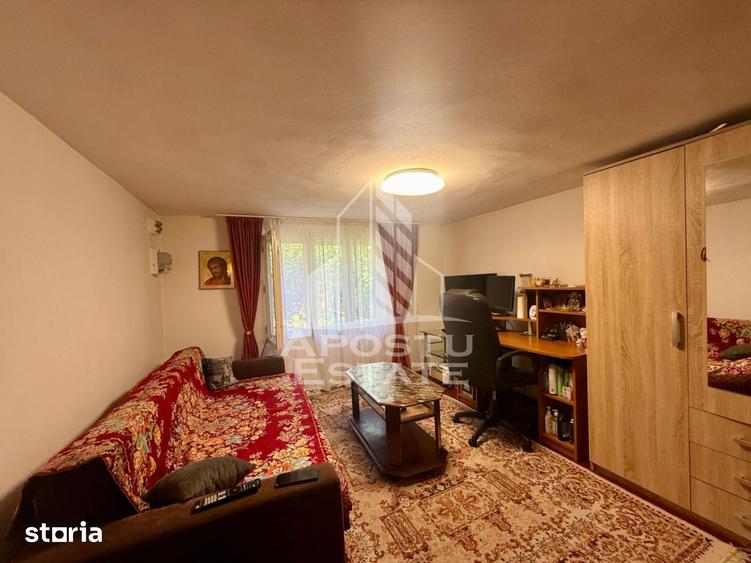 Casă cu 3 camere cu Teren 421 Mp în Plopi