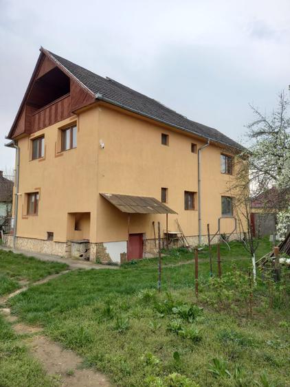 Casă cu 4 camere în Exterior Vest