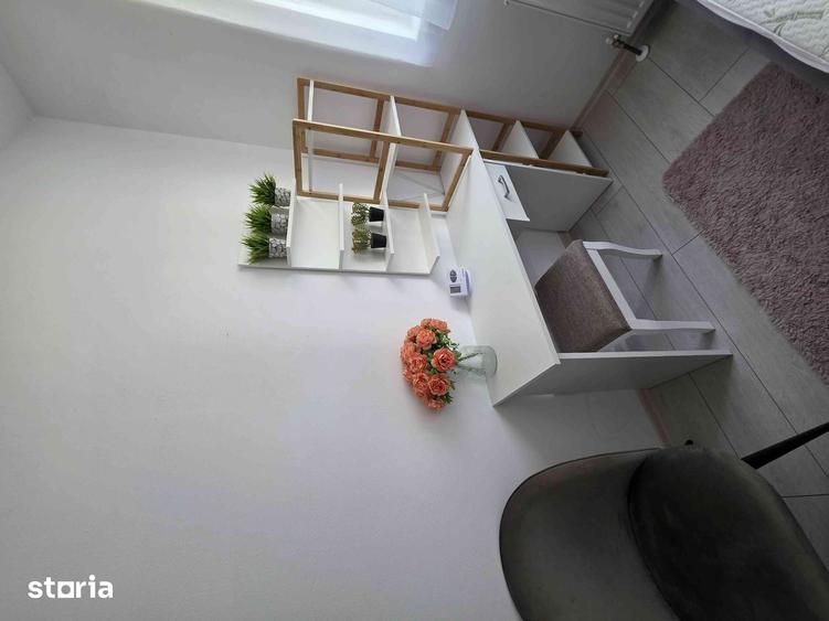 Apartament cu 3 camere în Tractorul