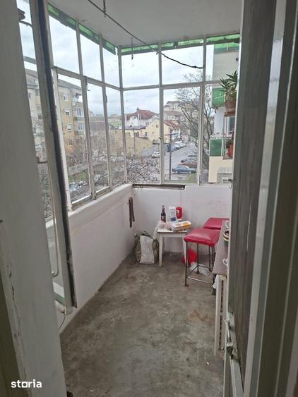 Apartament cu 3 camere în Decebal