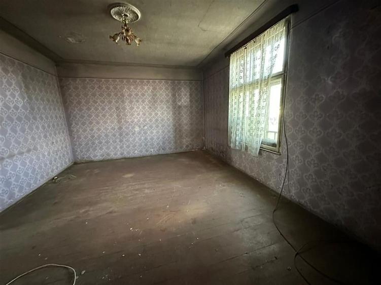 Casă individuală cu 4 camere cu Teren 980 Mp în Dorobanților