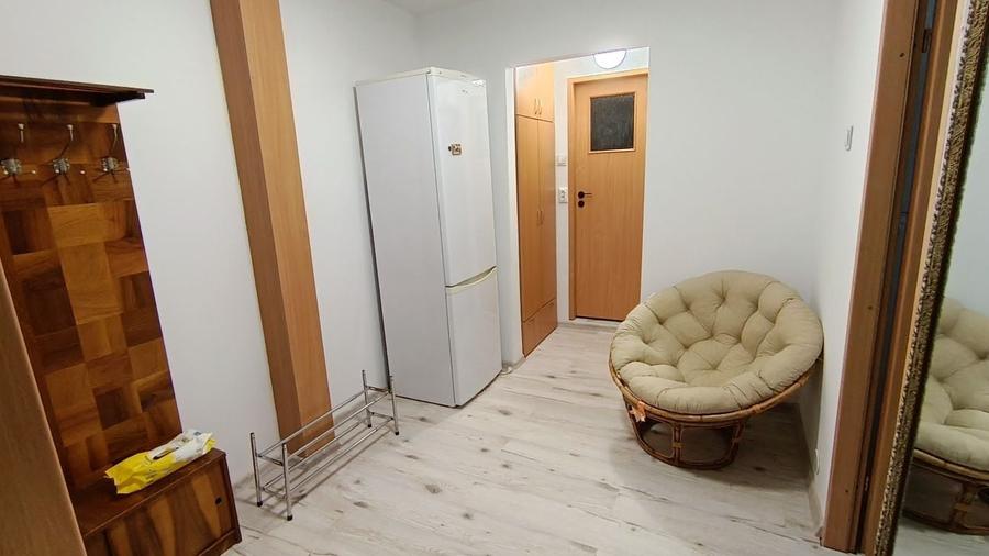 Apartament cu 2 camere decomandat în Păun
