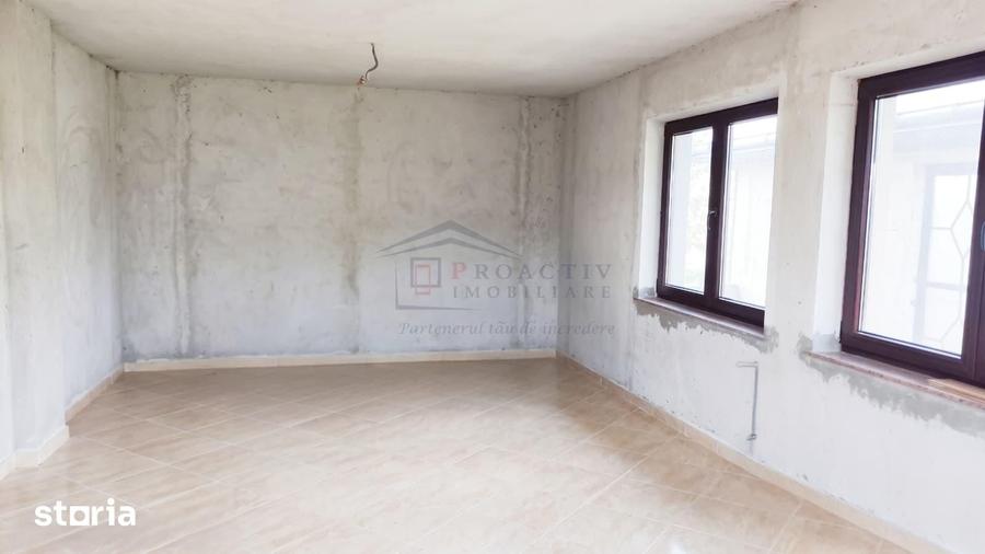 Casă cu 4 camere cu Teren 1150 Mp în Central