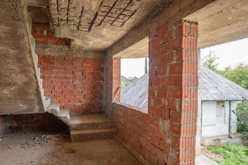 Casă individuală cu 8 camere cu Teren 595 Mp în Grigoreni