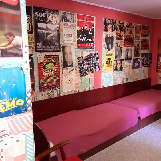 Apartament cu 4 camere decomandat în Central