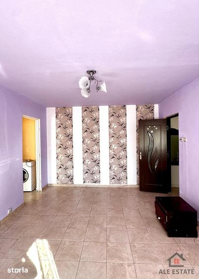 Apartament cu 3 camere semidecomandat în Micro 1