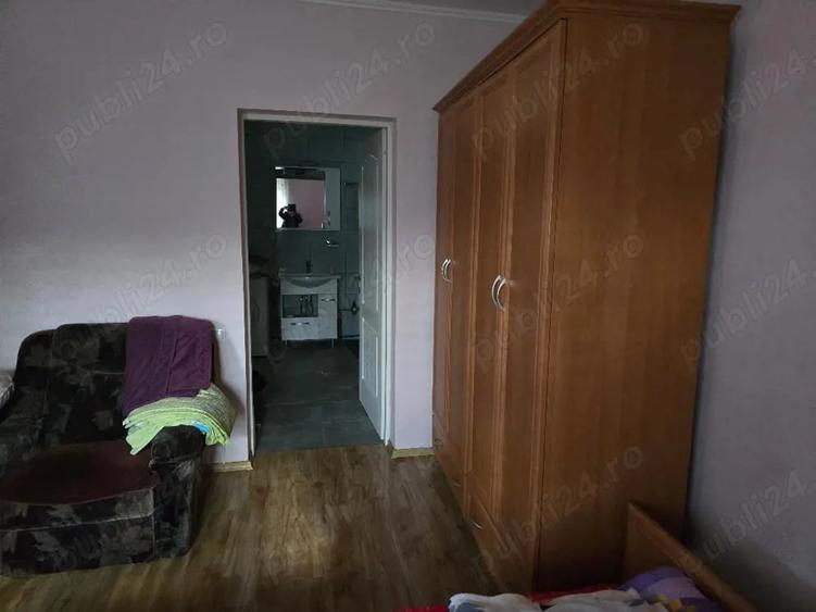Casă cu 3 camere cu Teren 2500 Mp în Pietroasa