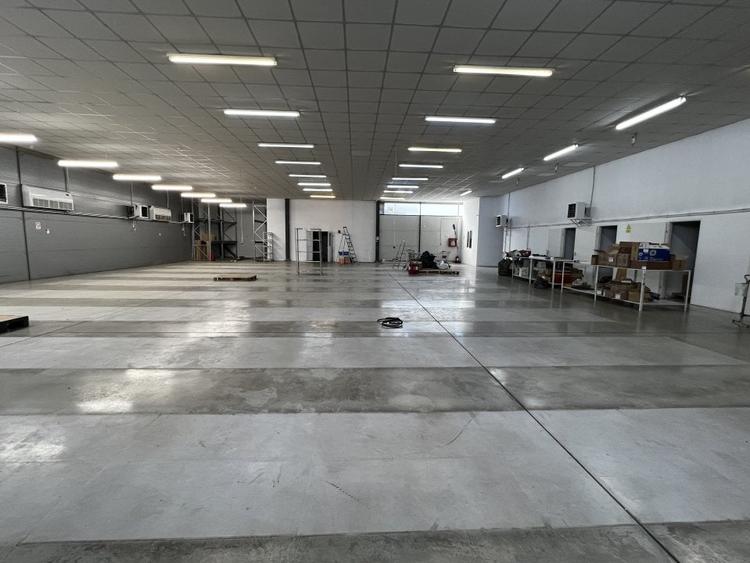 Spațiu industrial, de 905 mp, în Dâmbul Rotund