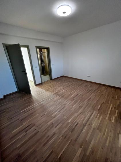 Casă individuală cu 5 camere cu Teren 500 Mp în Balotești