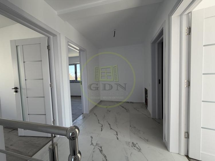 Casă individuală cu 4 camere cu Teren 350 Mp în Șimnicu de Sus
