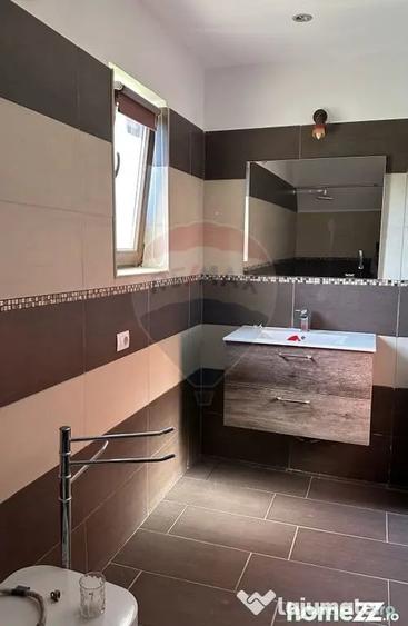 Casă cu 4 camere cu Teren 622 Mp în Girov