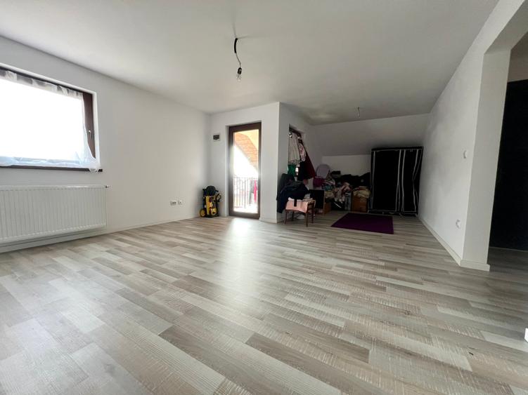 Vila individuala cu 6 camere de vanzare in Horpaz - Miroslava - 2