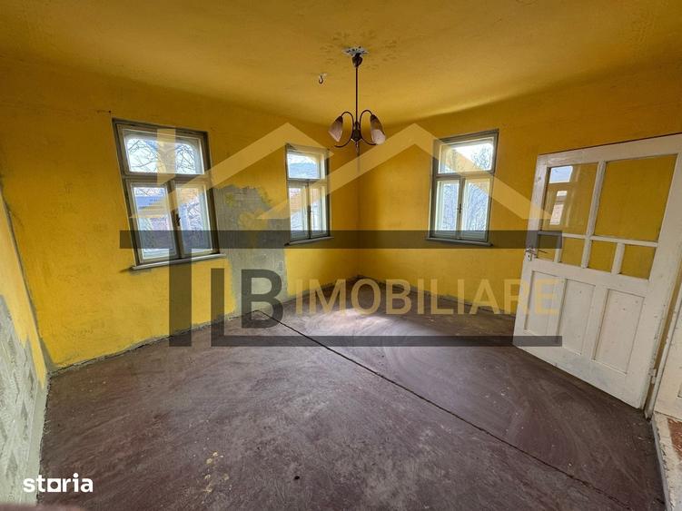 Casă cu 2 camere cu Teren 1192 Mp în Criș