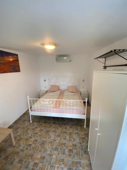 Casă cu 7 camere cu Teren 1790 Mp în Vadu