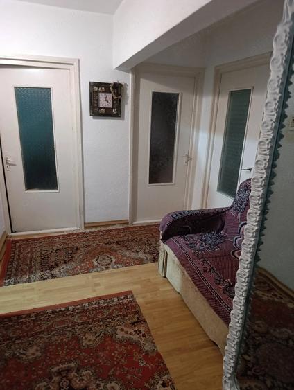 Apartament cu 3 camere decomandat în Precista