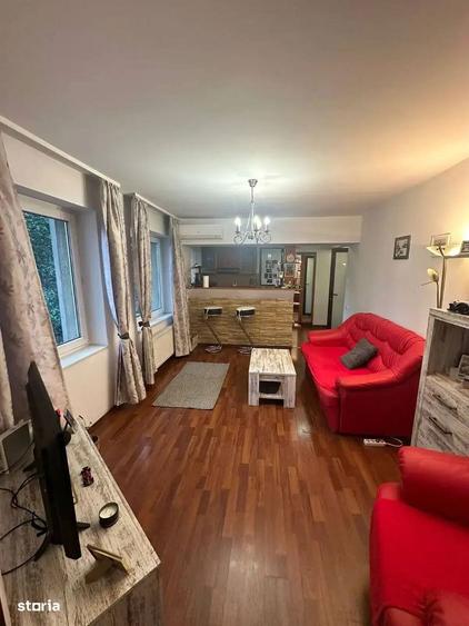 Apartament cu 2 camere semidecomandat, mobilat în P-ța Universității