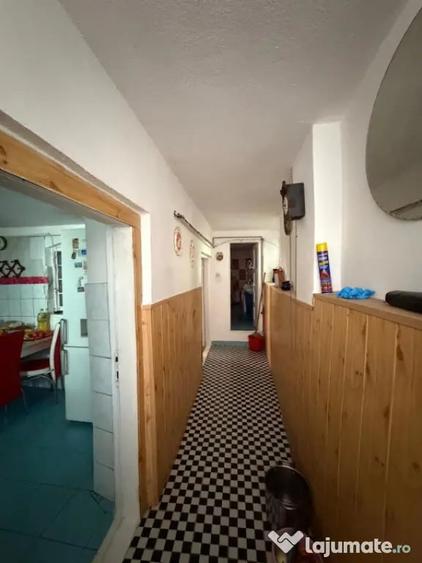 Casă cu 5 camere cu Teren 130 Mp în Lascăr Catargiu