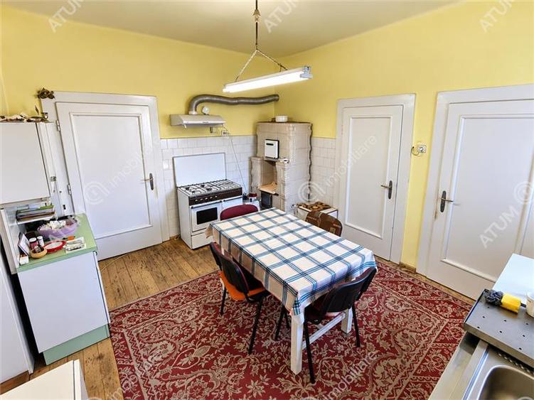 De vanzare casa cu 3 camere pivnita garaj si 508 mp teren in Sibiu - 22