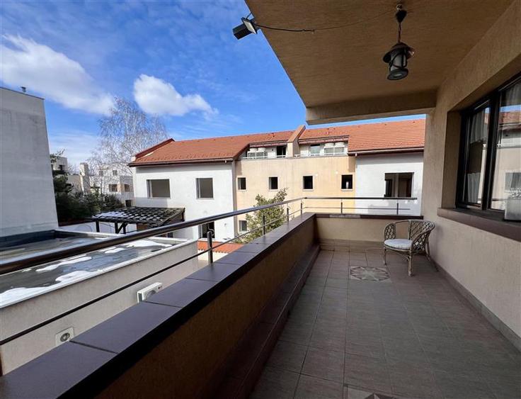 Apartament cu 3 camere semidecomandat, mobilat în Herăstrău