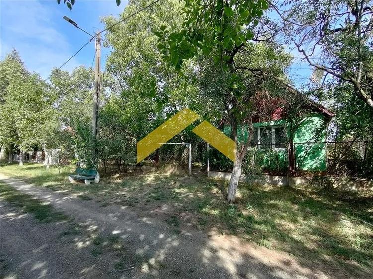 Casă individuală cu 2 camere cu Teren 600 Mp în Bodrogu Vechi