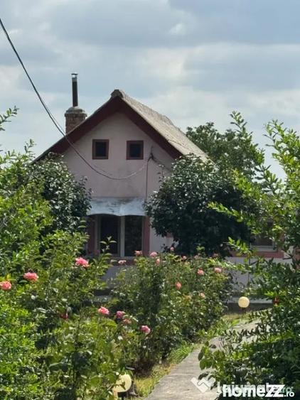 Casă cu 3 camere cu Teren 821 Mp în Central