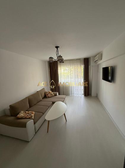 Apartament cu 3 camere decomandat, mobilat în Drumul Taberei