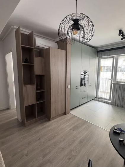 Apartament cu 2 camere decomandat, mobilat în Est