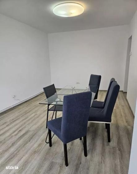Apartament cu 3 camere decomandat în Est