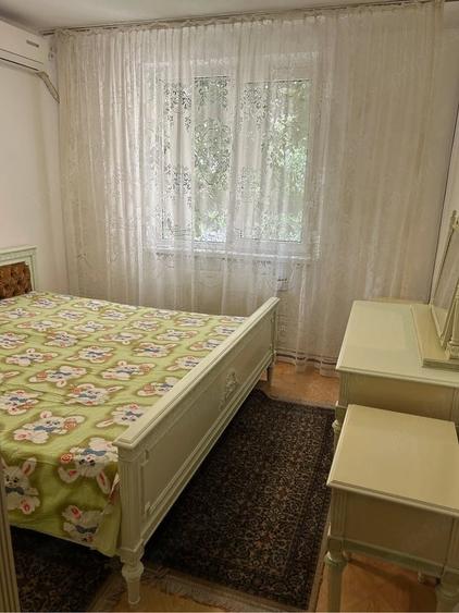 Apartament cu 4 camere decomandat în Crângași