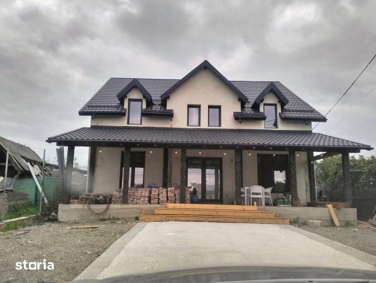 Casă cu 4 camere cu Teren 260 Mp în Mănești