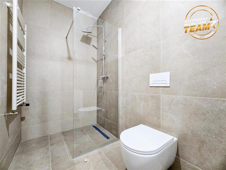Apartament cu 3 camere decomandat în Lenin