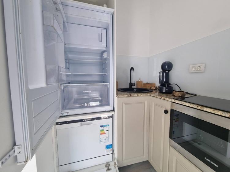 Apartament cu 3 camere decomandat în Mamaia