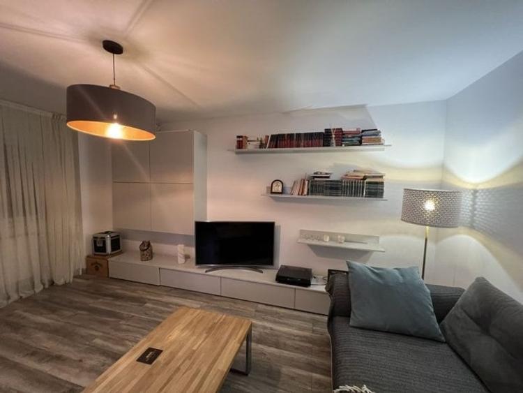 Apartament cu 2 camere decomandat, mobilat în Vitan