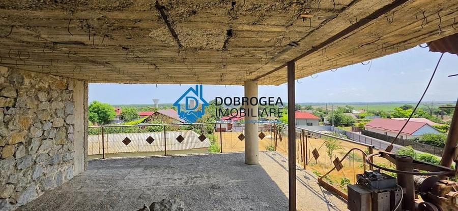 Casă cu 5 camere cu Teren 1250 Mp în Mahmudia