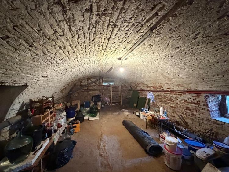 Casă individuală cu 4 camere cu Canalizare în Central