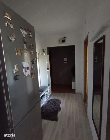 Apartament cu 3 camere semidecomandat în Valea Rosie
