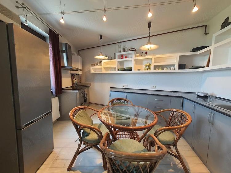 Apartament cu 3 camere decomandat în Peninsula