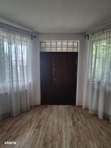 Casă cu 5 camere cu Teren 288 Mp în Central