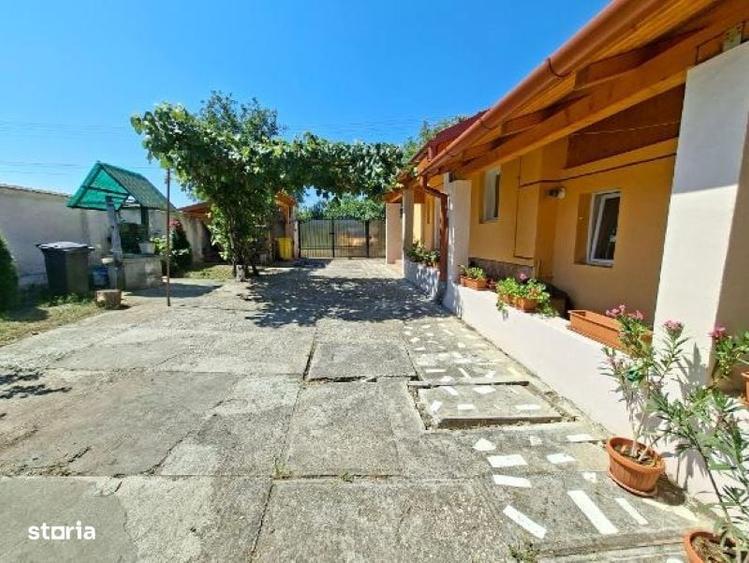 Casă cu 2 camere decomandat în Ruși
