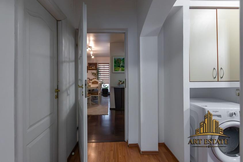 Apartament cu 4 camere decomandat, mobilat în Alexandru cel Bun