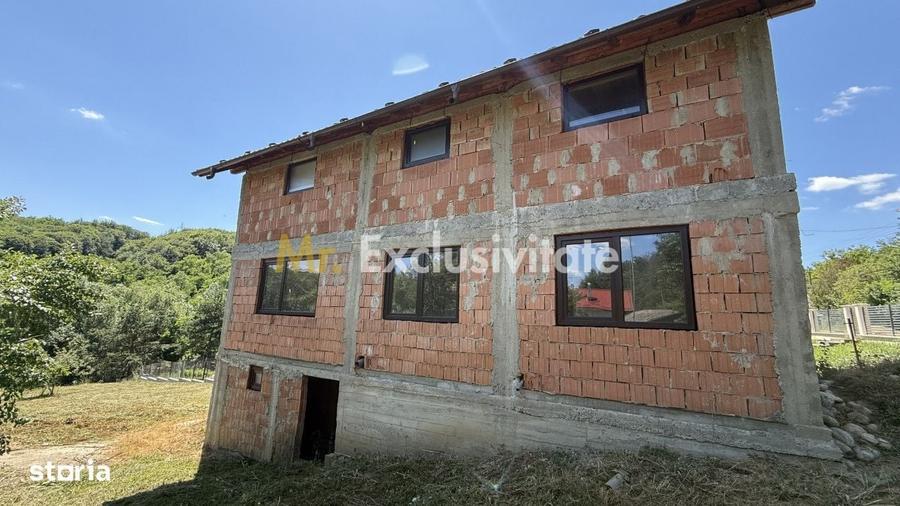 Casă cu 4 camere în Merișani