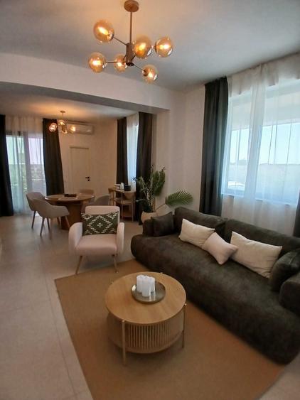 Apartament cu 3 camere decomandat în Tunari